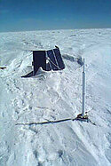 Balise Doris sur le glacier de Sorsdal, Antarctique Est