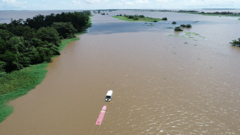 Photographie des relevés Calnageo par drone (Crédit SGB/CPRM-IRD). Photographie des relevés Calnageo par drone (Crédit SGB/CPRM-IRD).